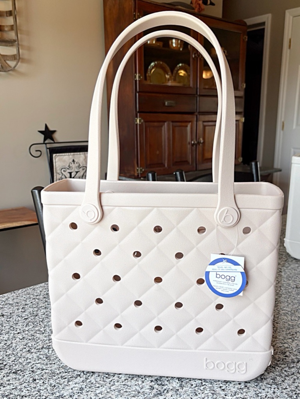 ♥️💖 BOGG BAG Quilted Baby Bogg Cream NWT Mother’s Day Wedding Graduation Gifts - Picture 3 of 9